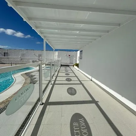 Apartment Casa Picon En Puerto Del Carmen, Con Terraza, Vistas Al Mar, Piscina Y Junto A La Playa